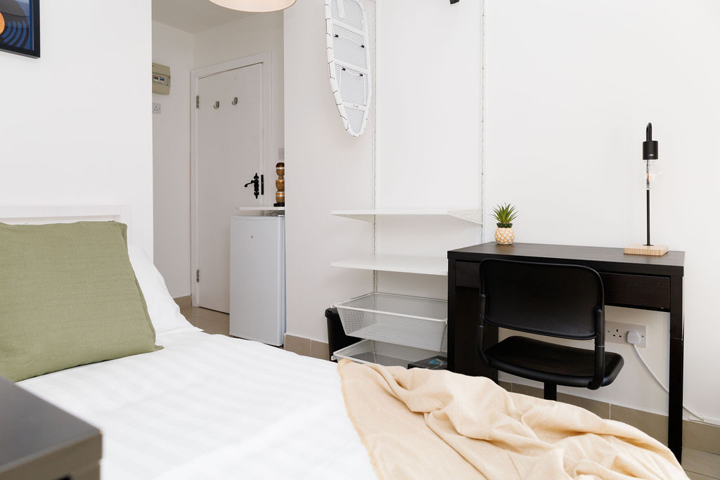 7 - Single Ensuite