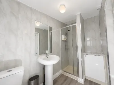 4 - Double Ensuite